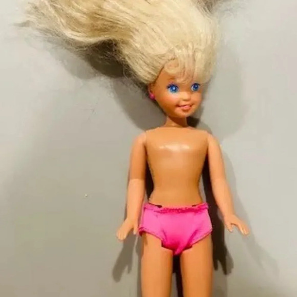 MATTEL BARBIE Stacie Doll Blond Hair Blue Eyes Yellow Dress & Pants 8" Tall Used - Picture 9 of 10